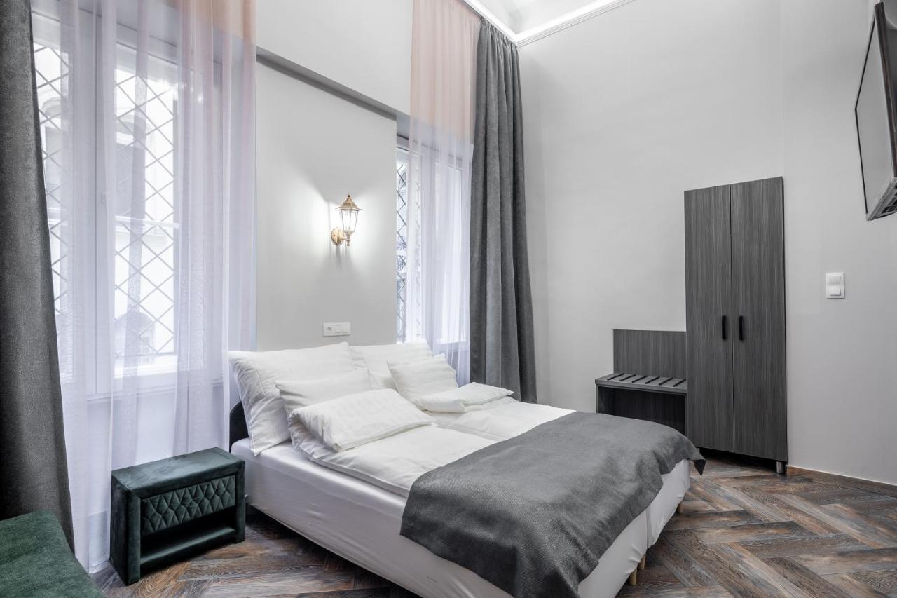 Stunning Apartment In The Hearth Of Budapest Esterno foto